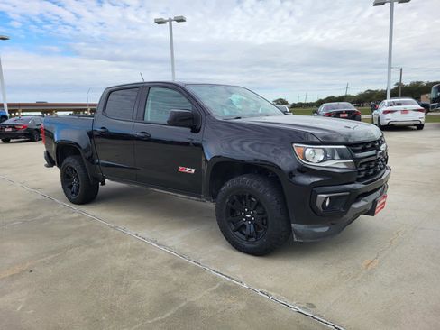 Used 2021 Chevrolet Colorado Z71 w/ Z71 Midnight Edition image 7