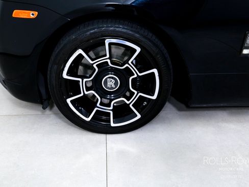 Used 2019 Rolls-Royce Dawn RWD image 35