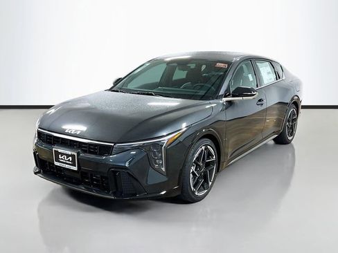 New 2025 Kia K4 GT-Line image 3