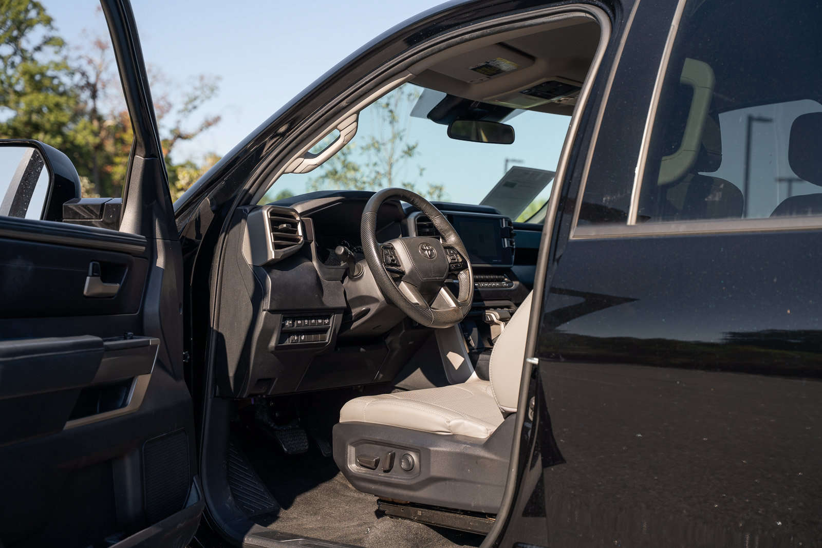 Used 2023 Toyota Tundra SR5 w/ SR5 Premium Package AWD/4WD image 23