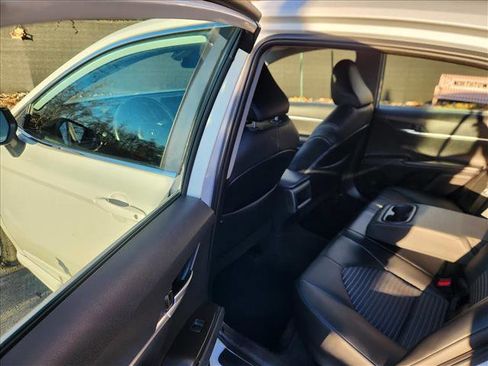 Used 2024 Toyota Camry SE image 21