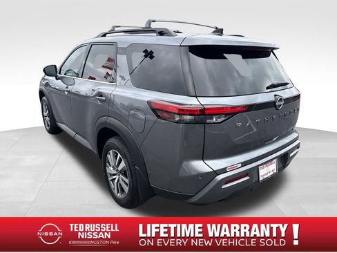 New 2026 Nissan Pathfinder SL image 3