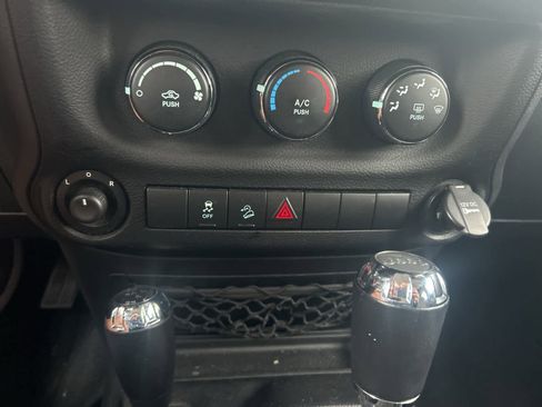 Used 2011 Jeep Wrangler Unlimited Sport image 37