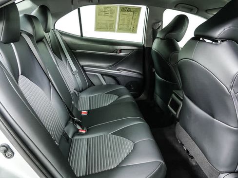 Used 2022 Toyota Camry SE w/ Convenience Package FWD image 19