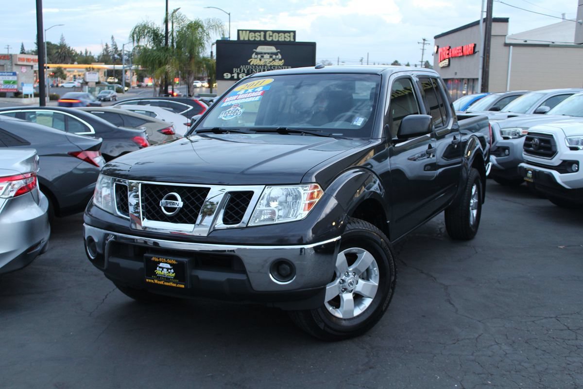 Used 2011 Nissan Frontier SV w/ SV Premium Utility Pkg AWD/4WD image 35