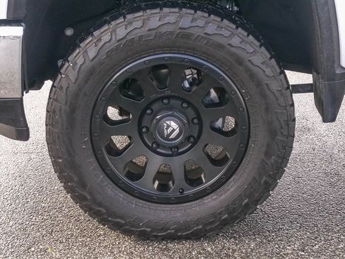 Used 2024 Chevrolet Silverado 2500 LTZ w/ LTZ Convenience Package image 5