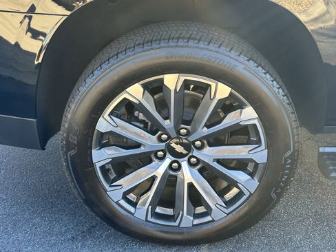 New 2026 Chevrolet Suburban High Country image 20