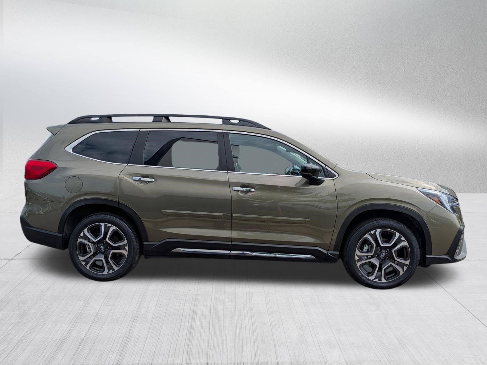 Used 2025 Subaru Ascent Touring w/ Popular Package #2 AWD/4WD image 8