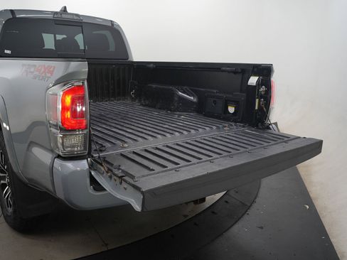 Used 2021 Toyota Tacoma TRD Sport AWD/4WD image 9
