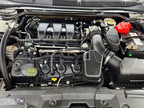 Used 2018 Ford Taurus SEL w/ Equipment Group 201A FWD image 26