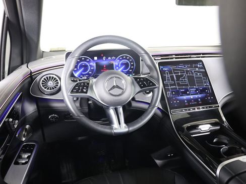 Used 2023 Mercedes-Benz EQE 500 4MATIC SUV image 28