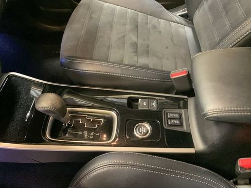 Used 2019 Mitsubishi Outlander SE AWD/4WD image 38