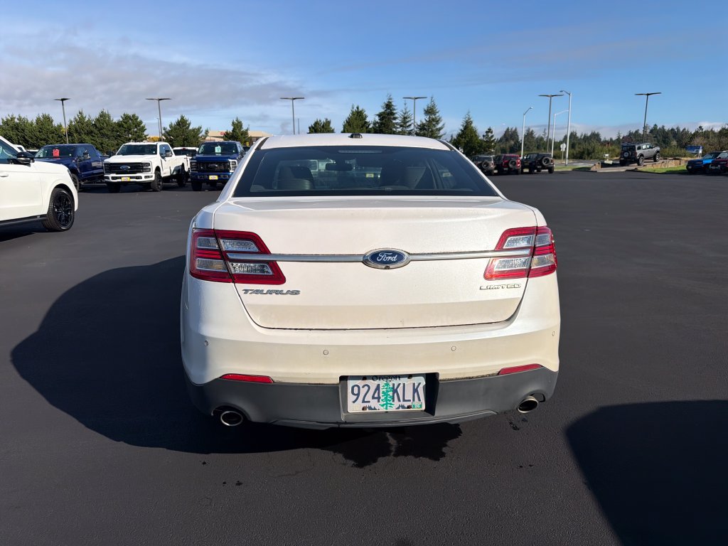 Used 2013 Ford Taurus Limited FWD image 3
