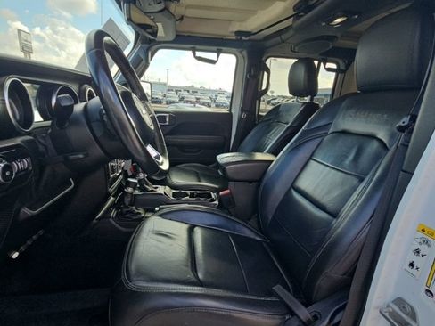 Used 2018 Jeep Wrangler Unlimited Sahara AWD/4WD image 19