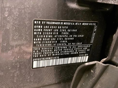 Used 2024 Volkswagen Taos SE image 28