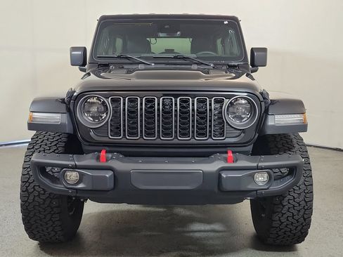 Used 2025 Jeep Wrangler Unlimited Rubicon AWD/4WD image 2