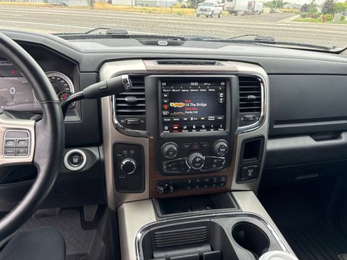 Used 2018 RAM 2500 Laramie w/ Convenience Group AWD/4WD image 3