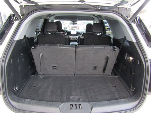 Used 2023 Ford Explorer XLT w/ Equipment Group 202A image 30