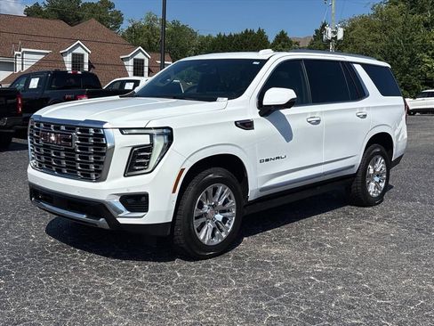 Used 2026 GMC Yukon Denali w/ Sun & Power Step Package AWD/4WD image 3