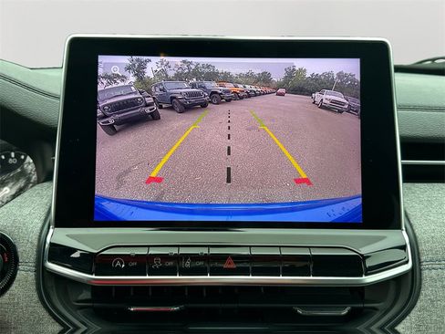 Used 2024 Jeep Compass Latitude image 26