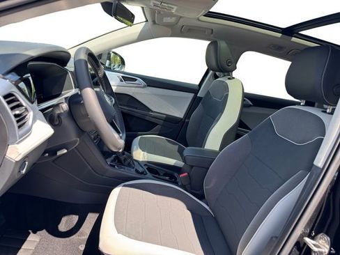 New 2026 Volkswagen Taos SE AWD/4WD image 13