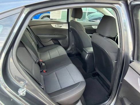 Used 2024 Kia Forte LXS w/ LXS Technology Package FWD image 19