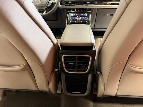 Used 2023 Lincoln Nautilus FWD w/ Premium Package image 32