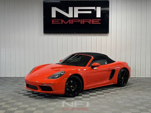 Used 2017 Porsche 718 Boxster image 2