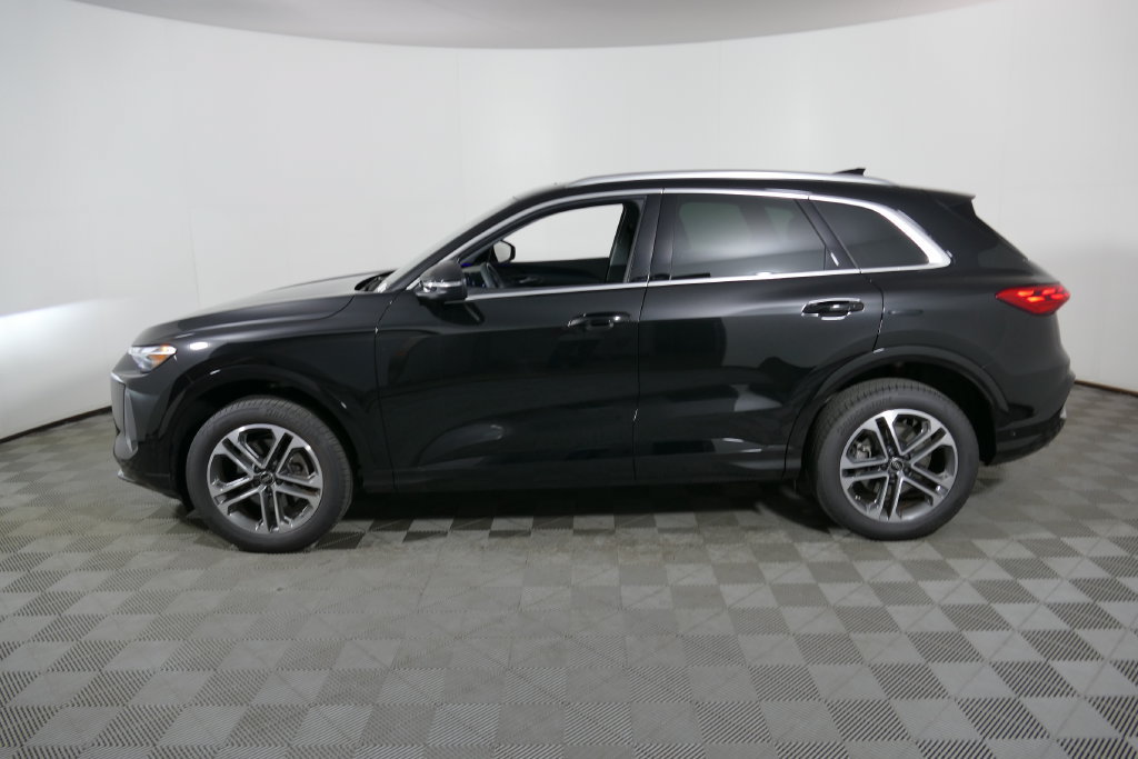 Certified 2025 Audi Q5 Premium w/ Convenience Package AWD/4WD image 6