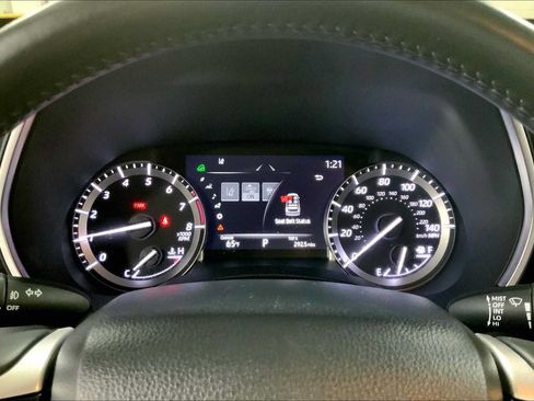 Used 2022 Toyota Highlander XLE AWD/4WD image 26
