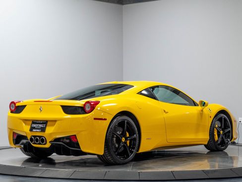 Used 2010 Ferrari 458 Italia Coupe RWD image 18