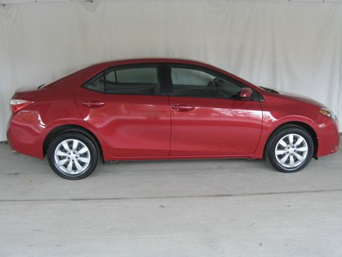 Used 2014 Toyota Corolla LE image 4