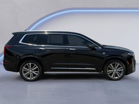 Used 2023 Cadillac XT6 Premium Luxury w/ Platinum Package AWD/4WD image 2