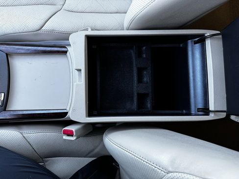 Used 2011 Toyota Avalon Limited image 22