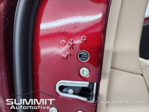 New 2025 Jeep Grand Cherokee Limited w/ Black Appearance Package image 41