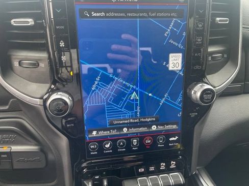 Used 2020 RAM 2500 Laramie w/ Night Edition AWD/4WD image 11