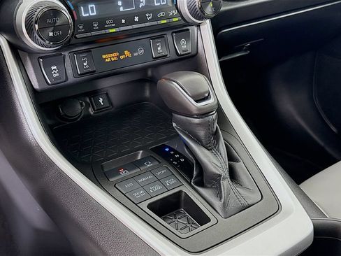 Certified 2022 Toyota RAV4 XLE Premium AWD/4WD image 19