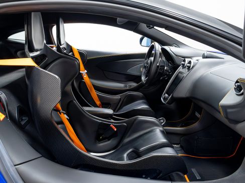 Used 2019 McLaren 600LT RWD image 27
