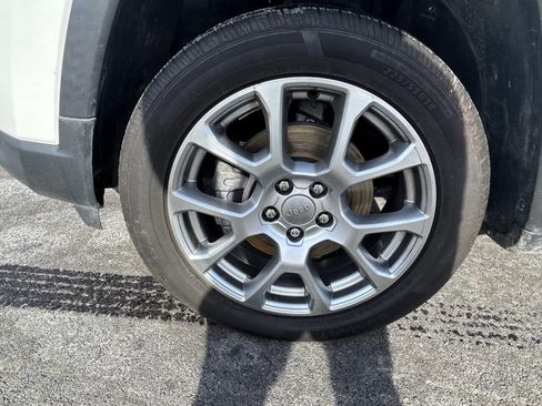 Used 2022 Jeep Compass Latitude image 24