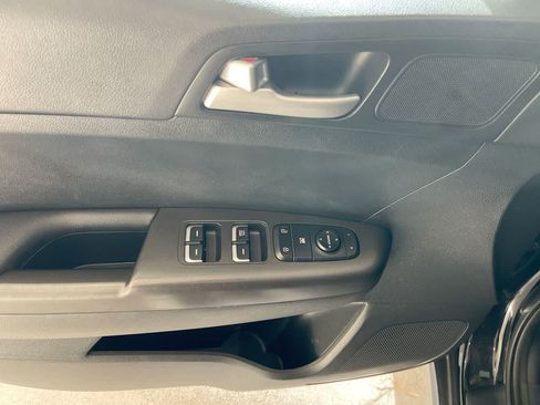 Used 2021 Kia Sportage LX AWD/4WD image 13