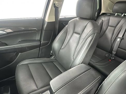 Used 2022 Buick Envision Essence w/ Safety Package image 13