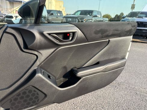 Used 2025 Toyota GR86 Premium w/ ALL Weather Mat Package (TMS) RWD image 19