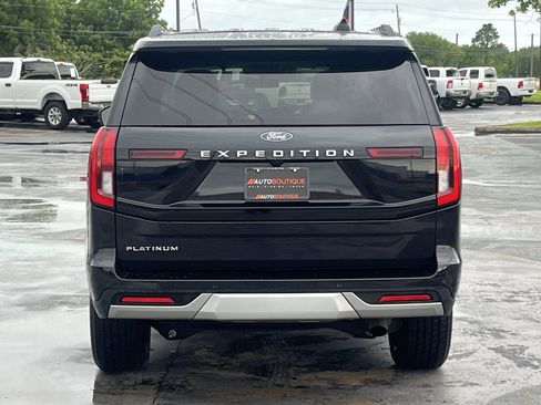 Used 2025 Ford Expedition Platinum AWD/4WD image 7