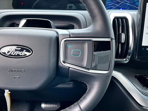 New 2026 Ford Expedition Platinum w/ Stealth Appearance Package AWD/4WD image 19