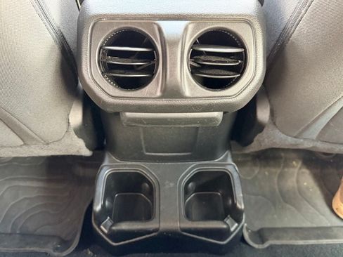 Used 2022 Jeep Wrangler Sport AWD/4WD image 16