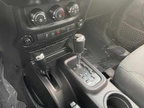 Used 2015 Jeep Wrangler Sahara AWD/4WD image 25