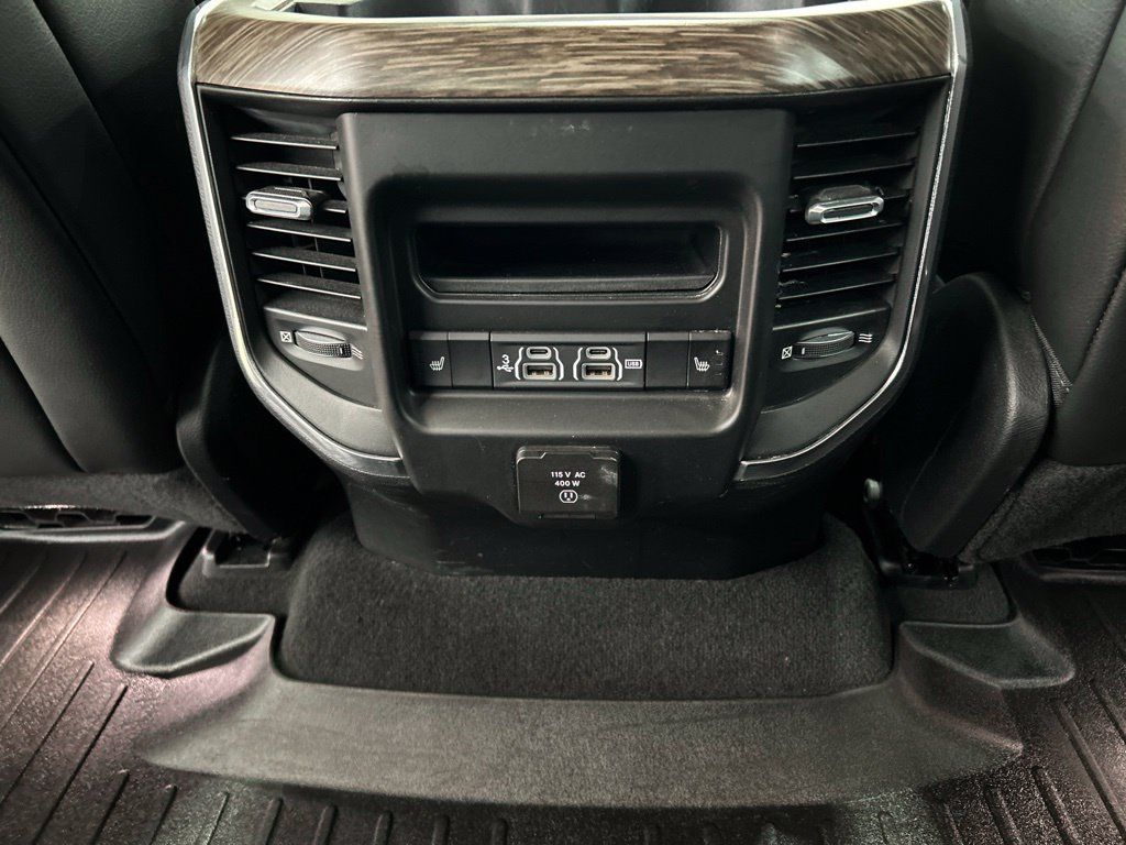 Used 2019 RAM 1500 Laramie AWD/4WD image 29