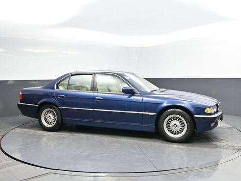 Used 2001 BMW 740i RWD image 3