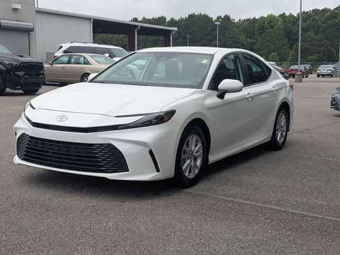 Certified 2025 Toyota Camry LE FWD image 7