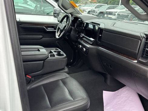 Used 2024 GMC Sierra 1500 SLT image 5
